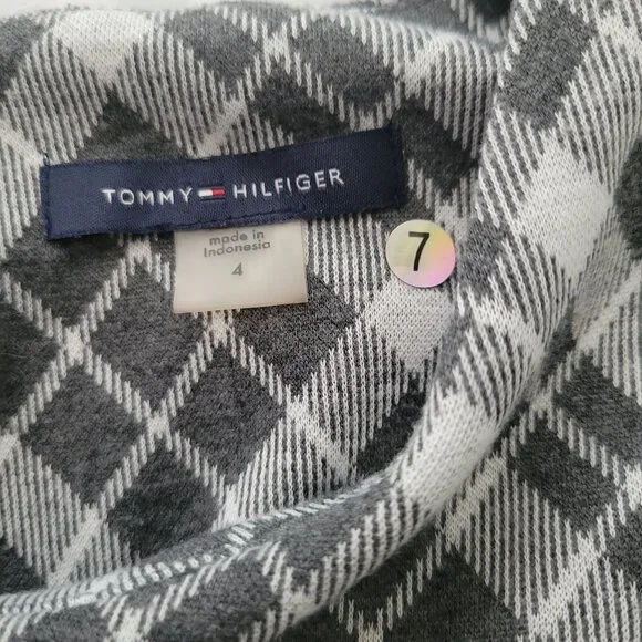 Comfy Casual Tommy Hilfiger Plaid - Picture 2 of 7
